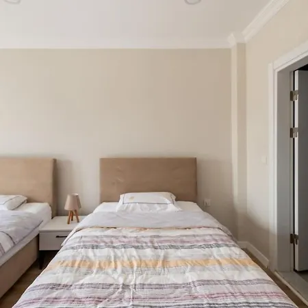 Stylish 2br And 3br Izmit Apartments- Chic & Cozy דירה *