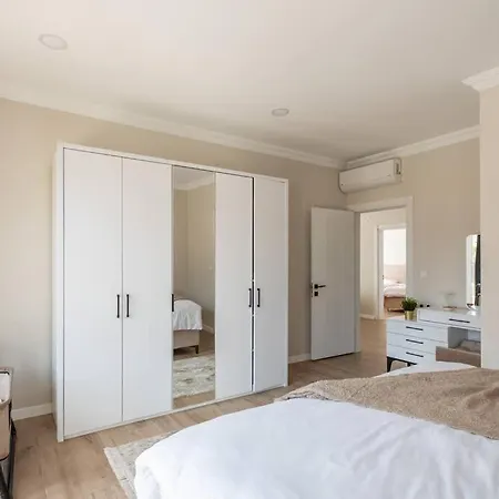 Stylish 2br And 3br Izmit Apartments- Chic & Cozy דירה *