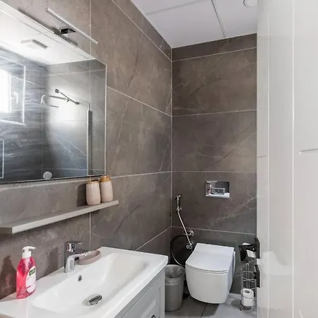 Stylish 2br And 3br Izmit Apartments- Chic & Cozy דירה