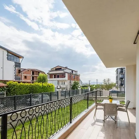 Апартаменты Stylish 2br And 3br Izmit Apartments- Chic & Cozy Коджаэли