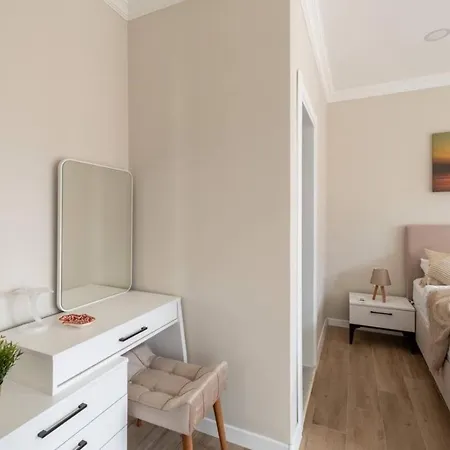 Stylish 2br And 3br Izmit Apartments- Chic & Cozy דירה